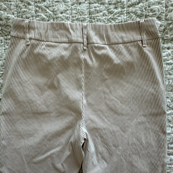 Pinstripe Belted Ankle Pants by Jones New York Beige & White Size Small - Picture 5 of 9